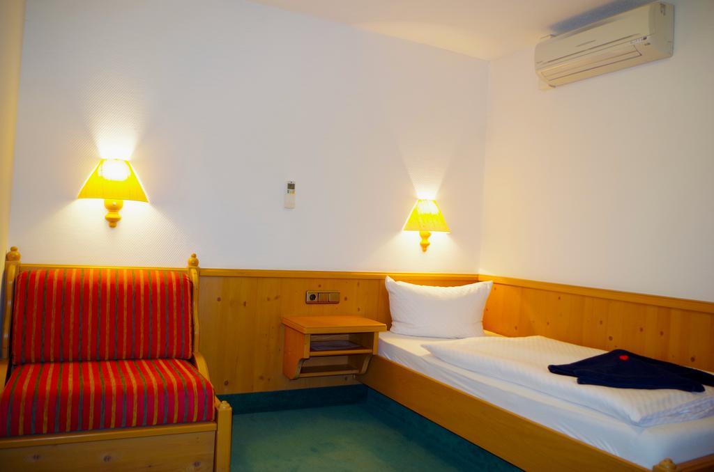 Hotel Alttolkewitzer Hof Dresde Exterior foto